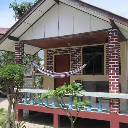 Charung Beach Haad Rin Exterior photo