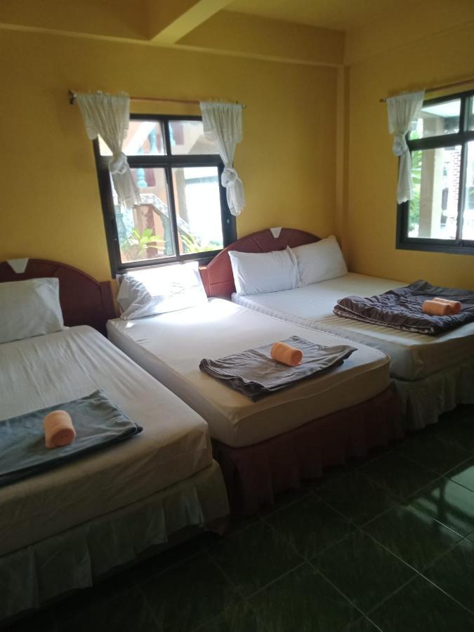Charung Beach Haad Rin Exterior photo