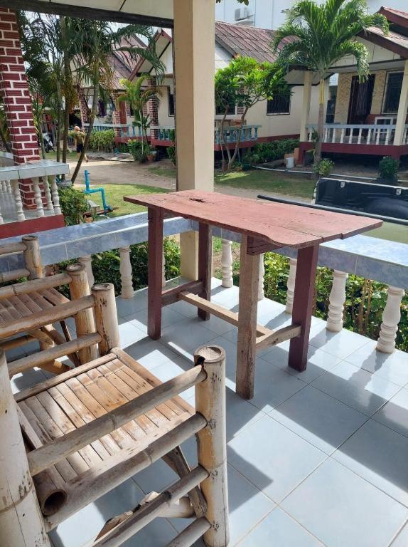 Charung Beach Haad Rin Exterior photo