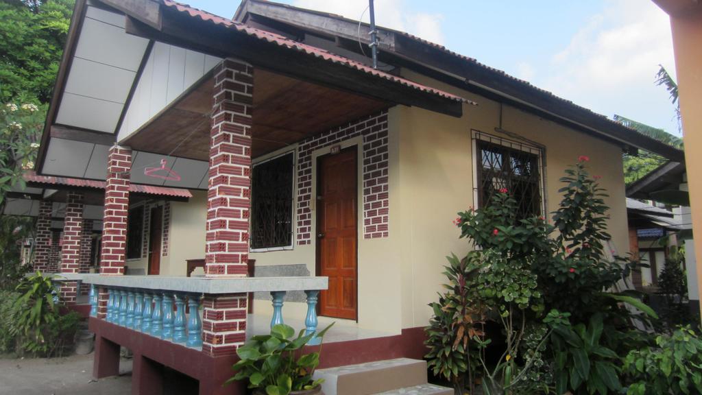 Charung Beach Haad Rin Exterior photo