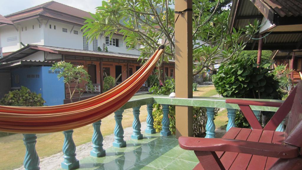Charung Beach Haad Rin Exterior photo