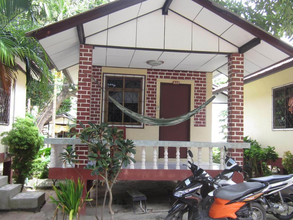 Charung Beach Haad Rin Exterior photo