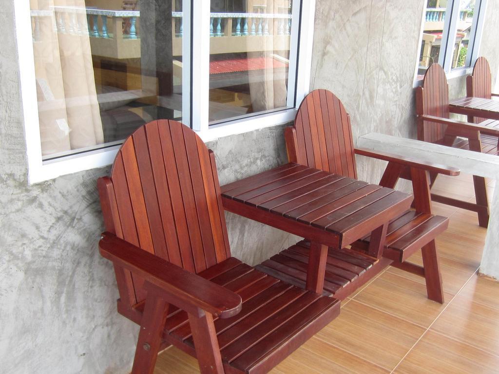Charung Beach Haad Rin Exterior photo