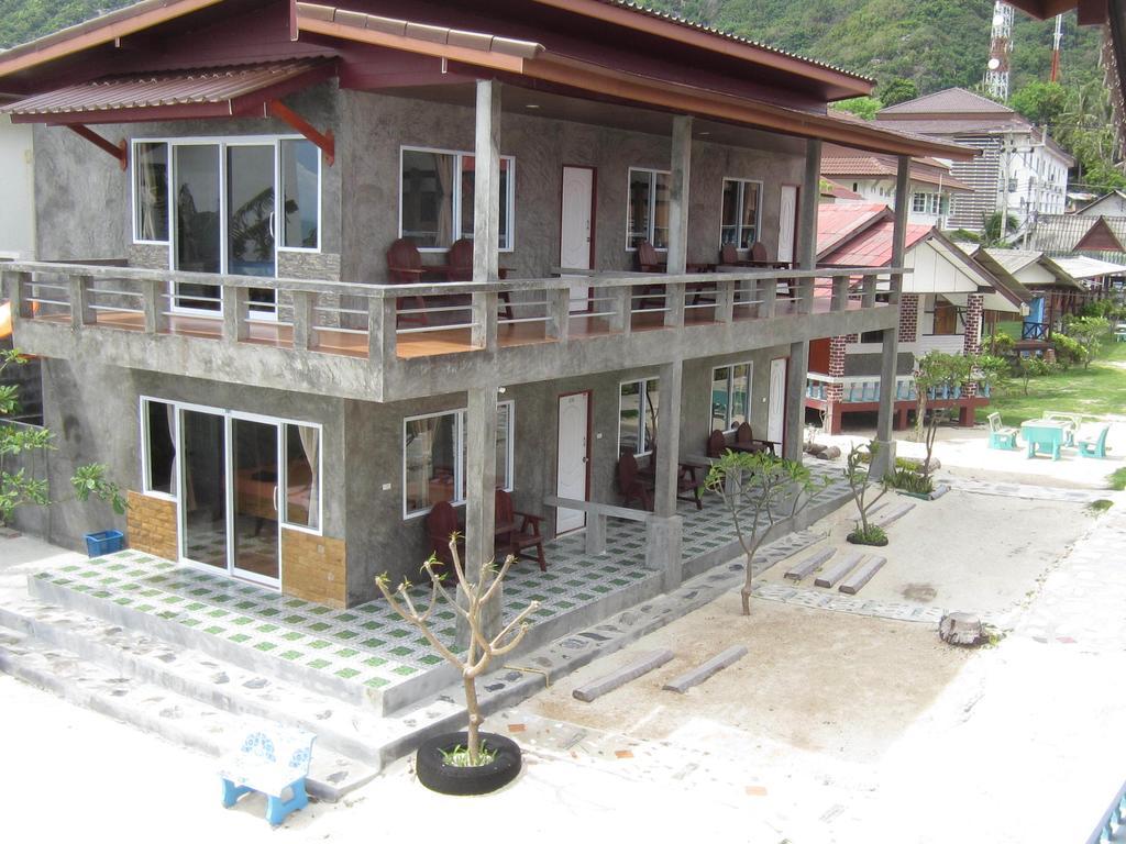 Charung Beach Haad Rin Exterior photo