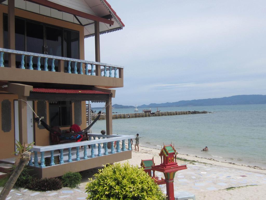 Charung Beach Haad Rin Exterior photo
