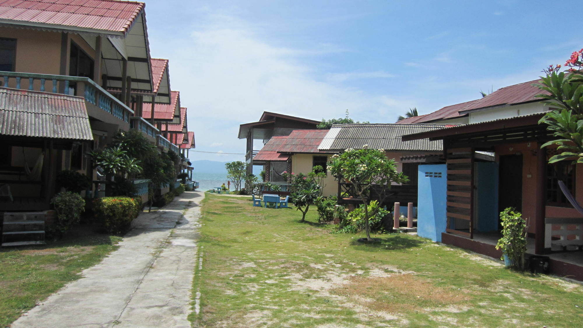 Charung Beach Haad Rin Exterior photo