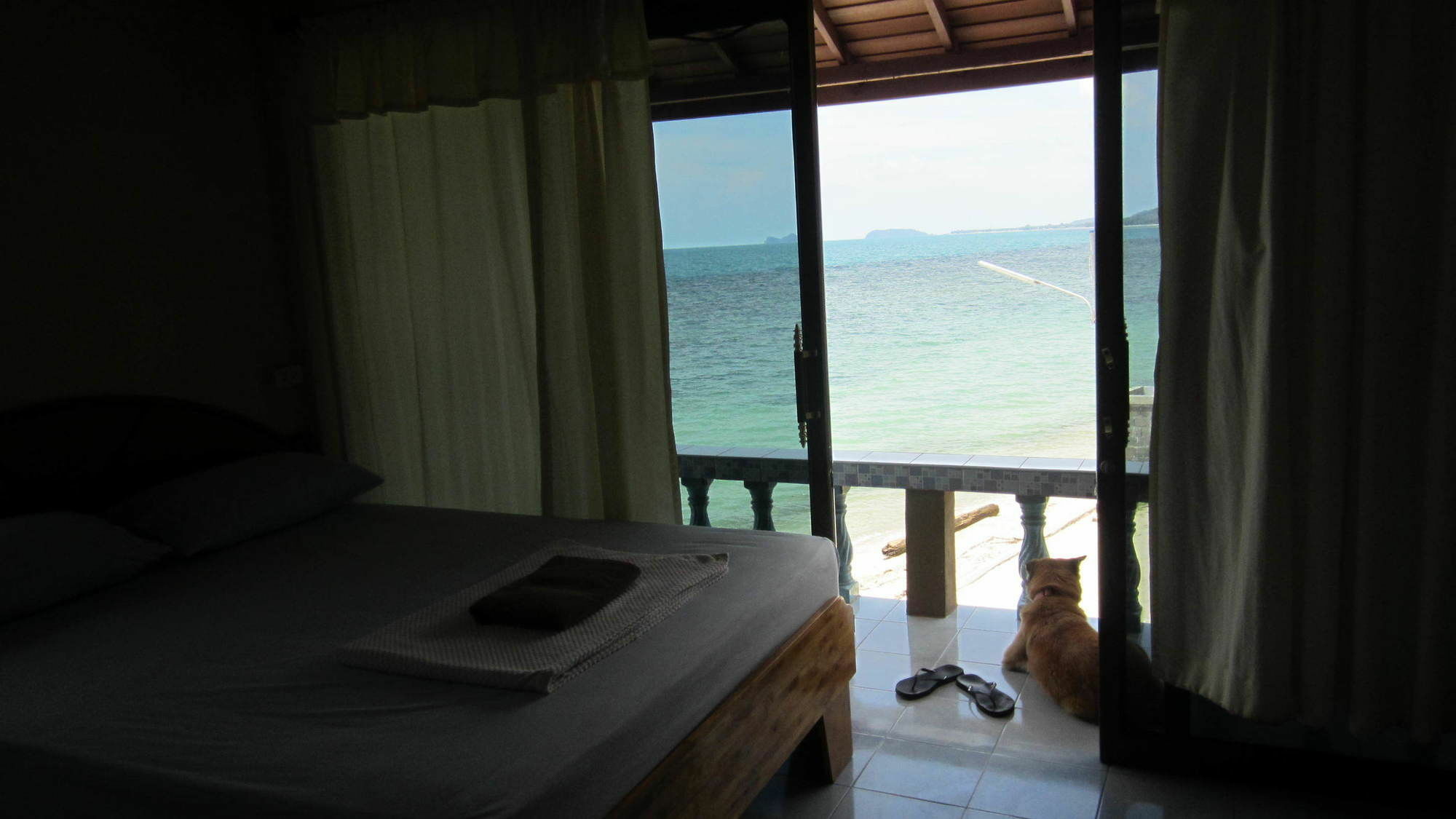 Charung Beach Haad Rin Exterior photo