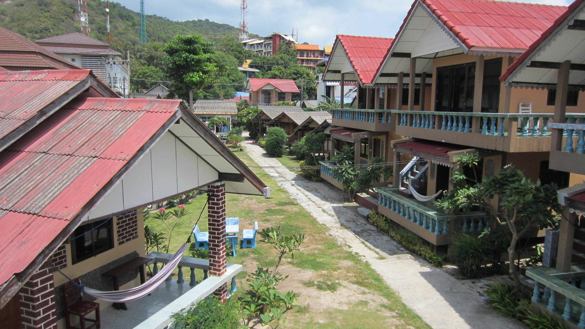 Charung Beach Haad Rin Exterior photo