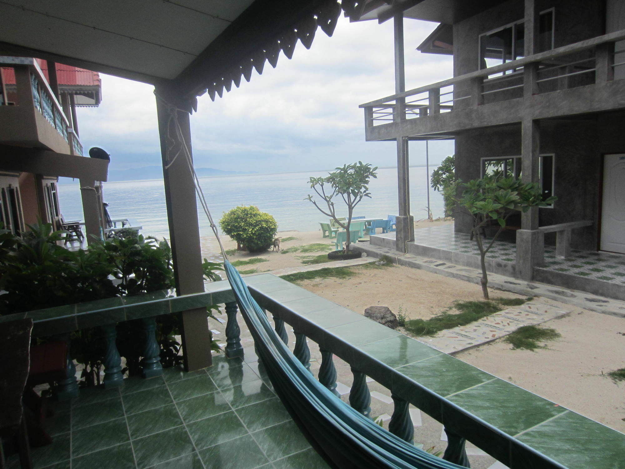 Charung Beach Haad Rin Exterior photo