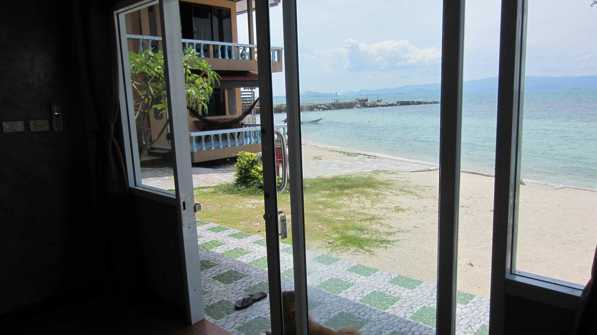 Charung Beach Haad Rin Exterior photo